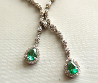 White gold emerald jewelry set
